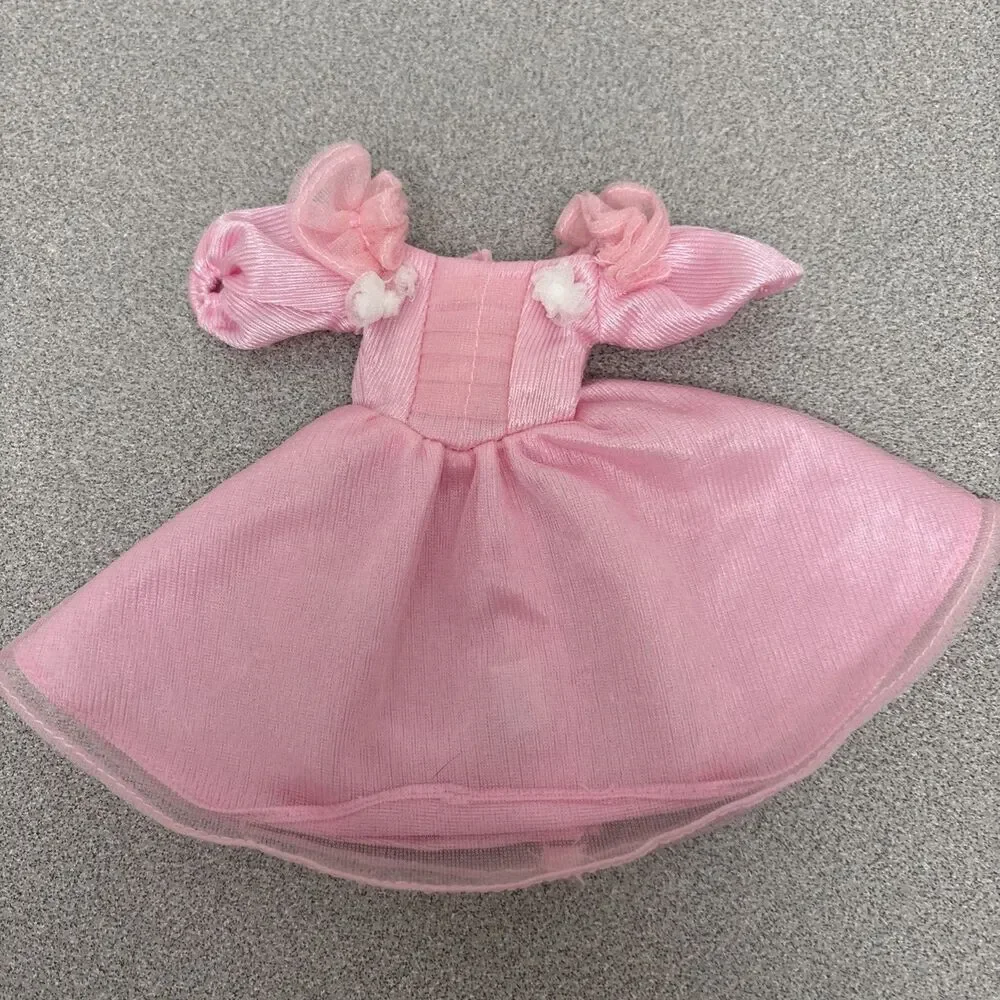 Mattel Barbie Skipper Gowns, Homecoming Queen, Bridesmaid, Floral, And Pamphlet